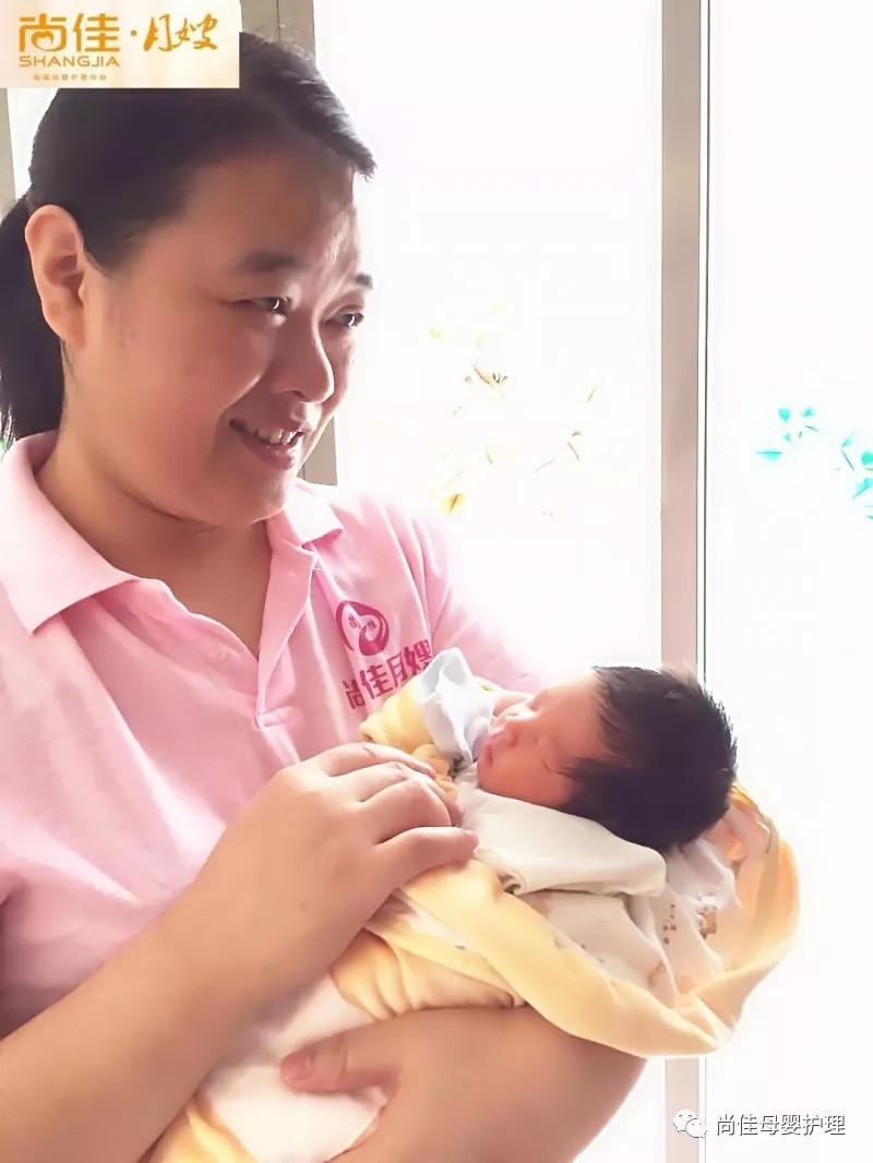 尚佳專業(yè)月嫂 | 母親生病丨 是否需停止哺乳？
