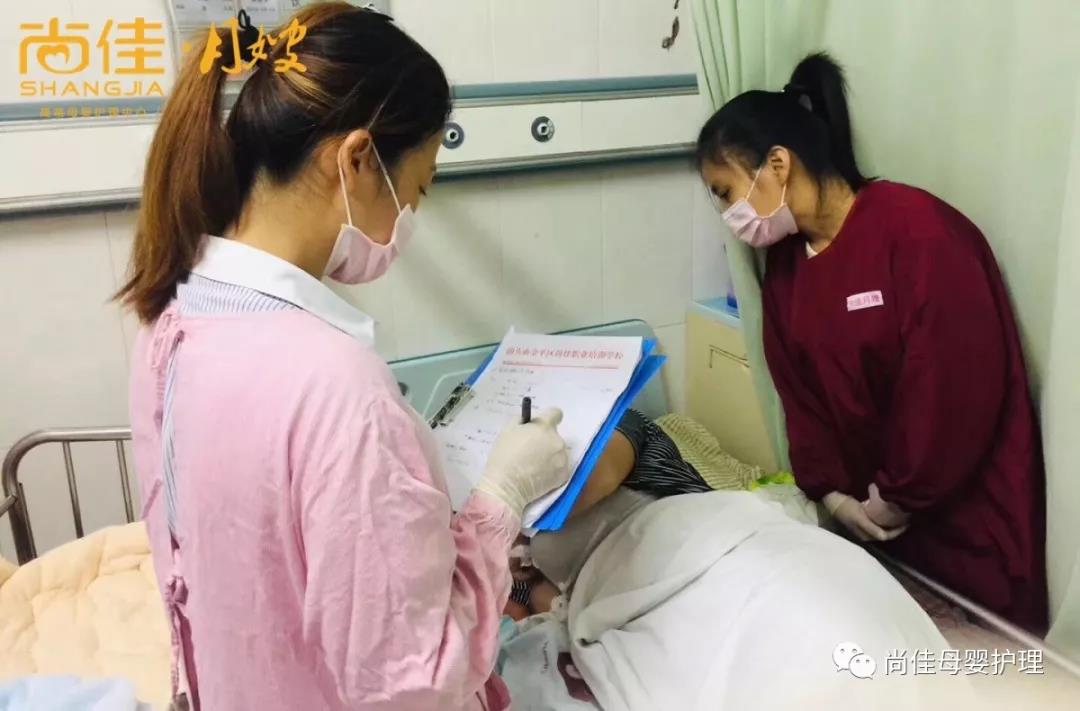 尚佳專業(yè)月嫂丨母乳丨你還認(rèn)為初乳很臟，要擠掉的嗎？